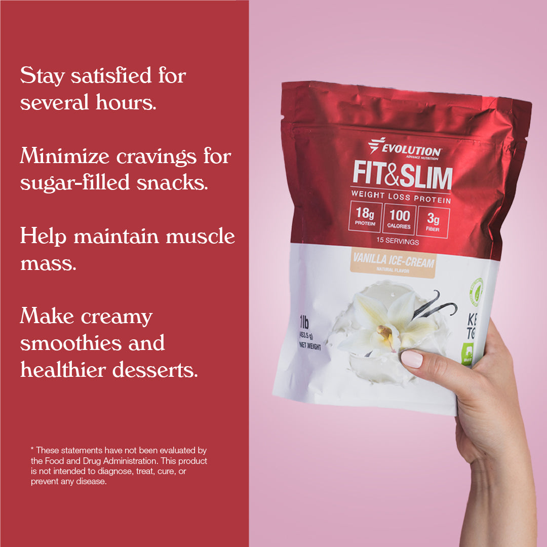 Proteína en polvo Fit & Slim en manos, ideal para batidos saludables y control de antojos.